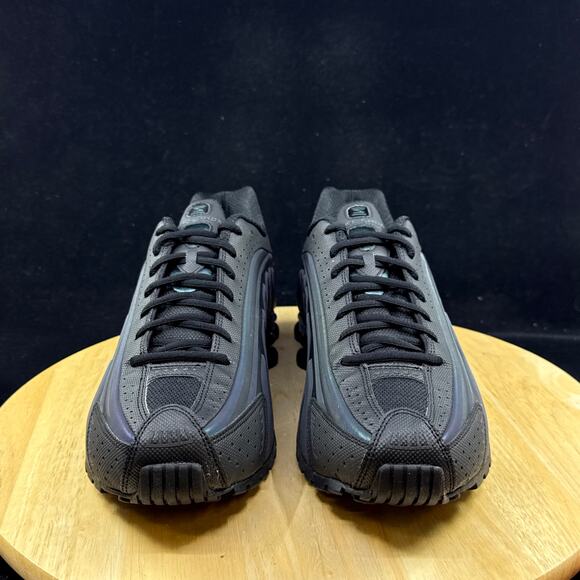 Athletic_Shoes